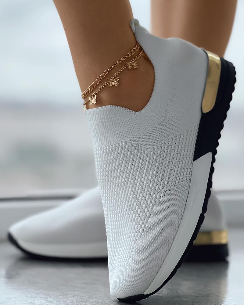CM | Zapatillas slip-on relajadas y cómodas