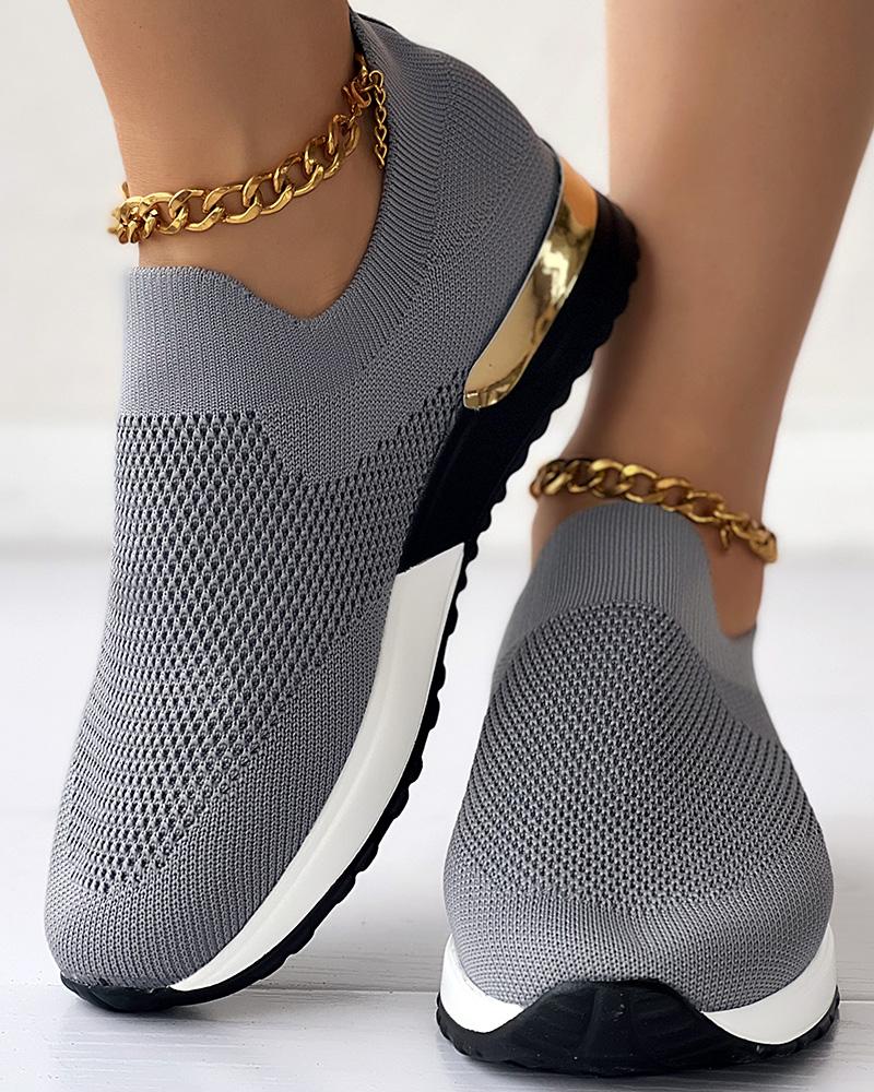 CM | Zapatillas slip-on relajadas y cómodas