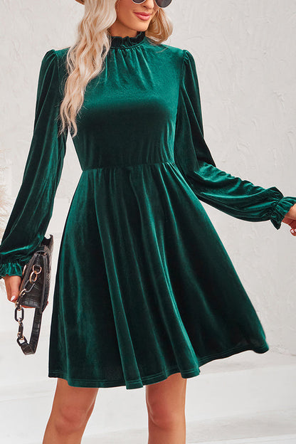 CM | Minivestido de terciopelo de manga larga y cuello alto