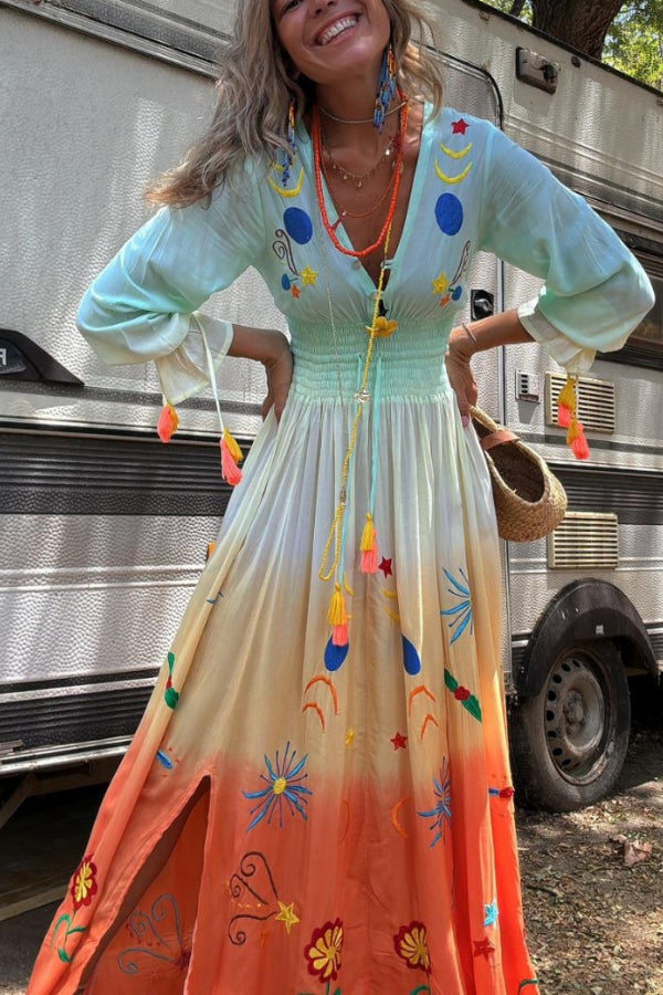 CM | Gigi Maxi Vestido con Flecos y Cintura Elástica con Estampado Degradado y Diseño Único
