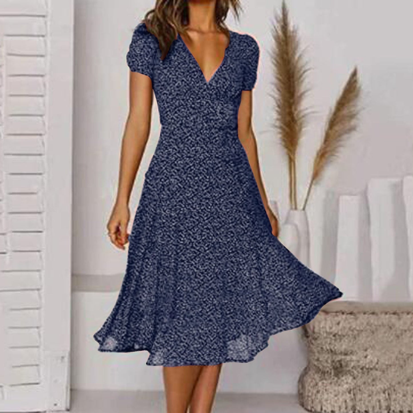 CM | Vestido midi con cuello en V