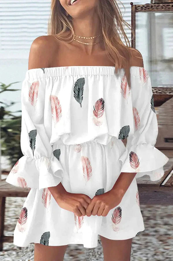 CM | It All Begins with Love Mini vestido estampado sin hombros