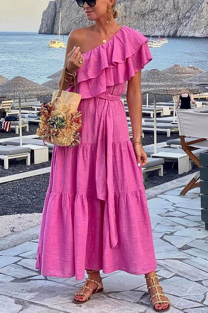 CM | maxi vestido con un hombro y cinturón de volantes en mezcla de algodón