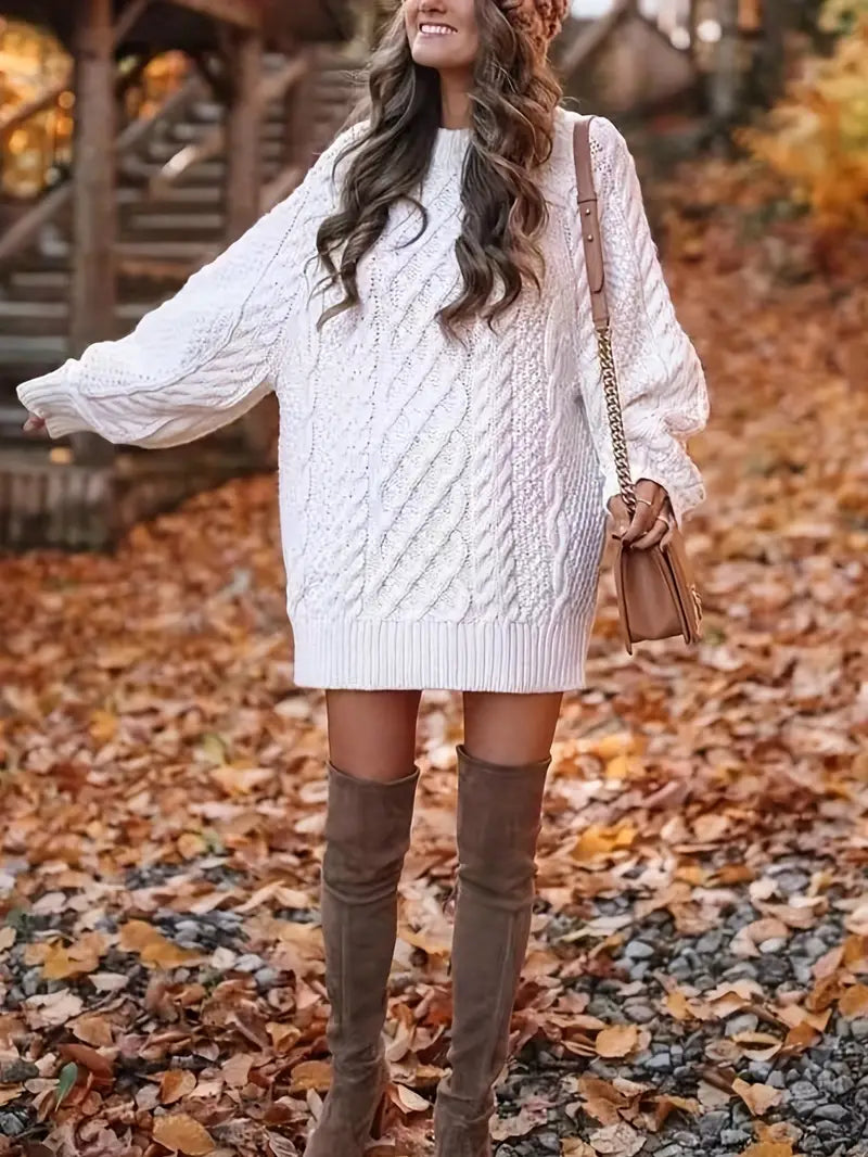 CM | Cálido y elegante vestido jersey con detalles trenzados