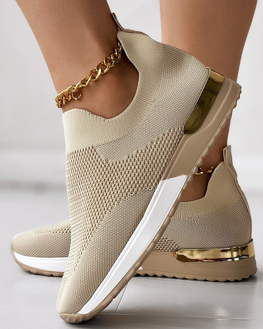 CM | Zapatillas slip-on relajadas y cómodas