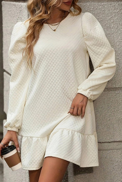 CM | Minivestido estructurado blanco con dobladillo de volantes