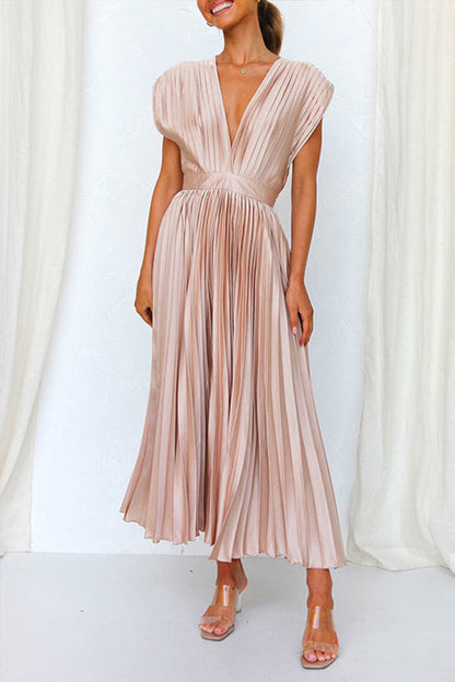CM | Vestido maxi plisado con escote en V profundo