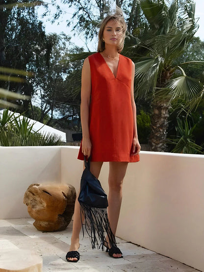 CM | Vestido corto con escote en V