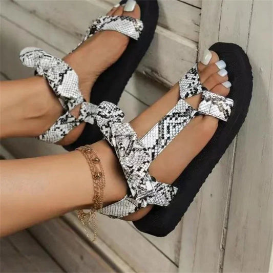 CM | Sandalias planas de verano con estampado de leopardo