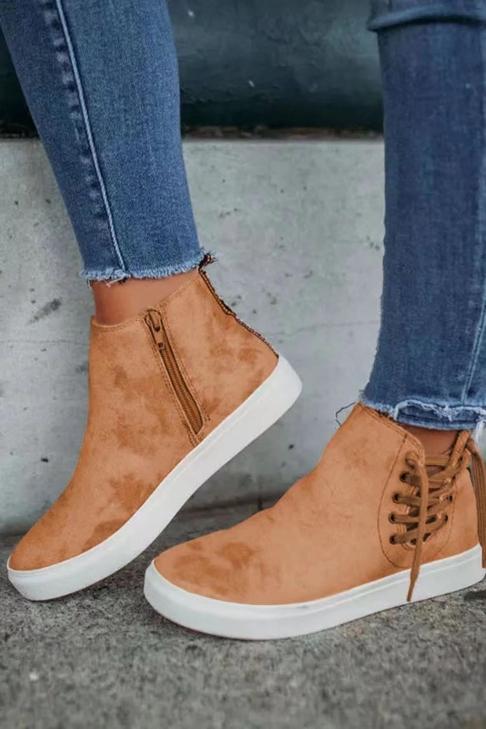 CM | Zapatillas altas con estilo