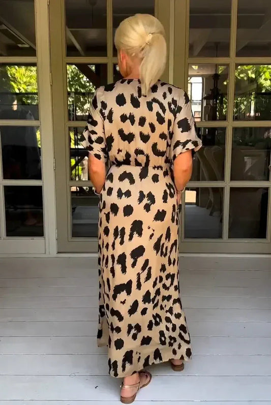 CM | Maxi vestido con estampado de leopardo y escote en V