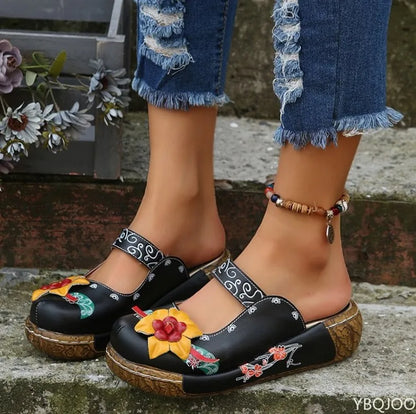 CM | Zapatillas casual con suela gruesa y estampado floral