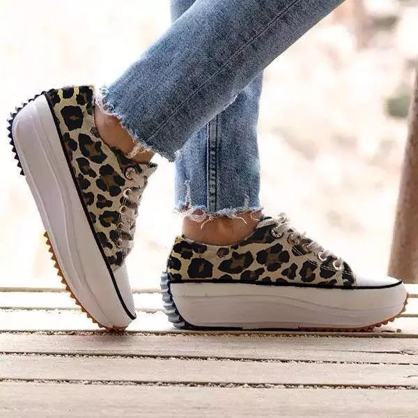 CM | Elegantes zapatillas con plataforma