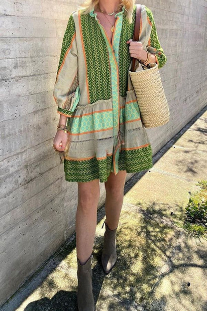 CM | Estilo Vacaciones Estampado Étnico Botón Mini Vestido Suelto
