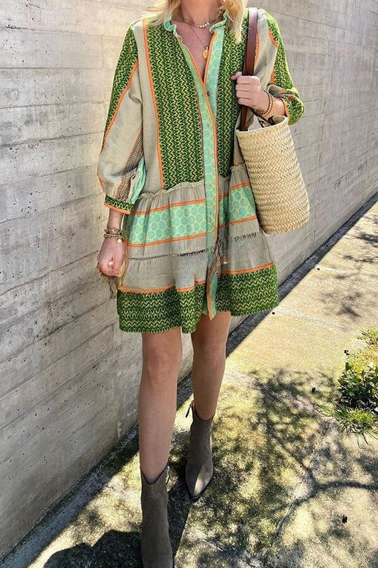 CM | Estilo Vacaciones Estampado Étnico Botón Mini Vestido Suelto