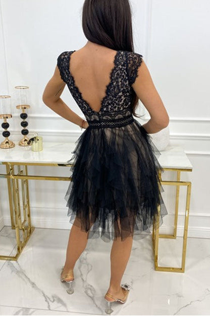CM | Vestido midi de encaje sin mangas y escote en V