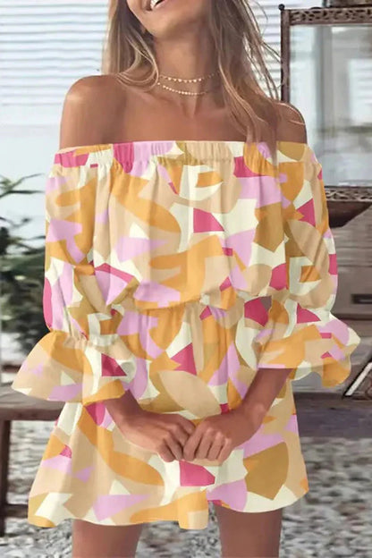 CM | It All Begins with Love Mini vestido estampado sin hombros