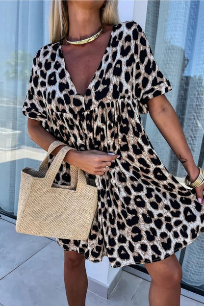 CM | Minivestido caqui de leopardo con escote en V y espalda holgada