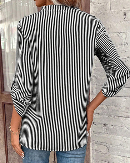 CM | Blusa casual con cuello en V y estampado de rayas