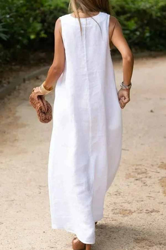 CM | Vestido largo sin mangas de algodón y lino blanco con un profundo escote en V
