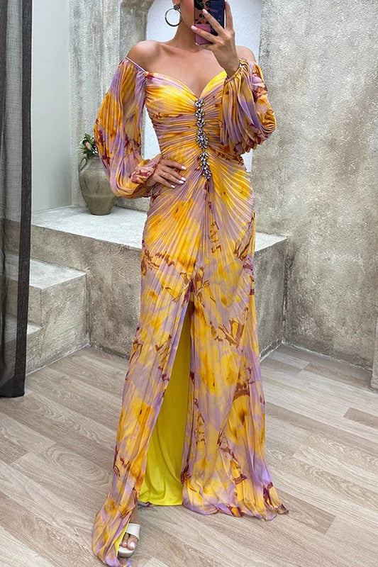 CM | Sunset Serenade maxi vestido estampado de hombros descubiertos con diamantes, pliegues y abertura