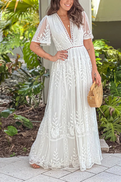 CM | MAXI VESTIDO BLANCO CON OJALES DE ENCAJE