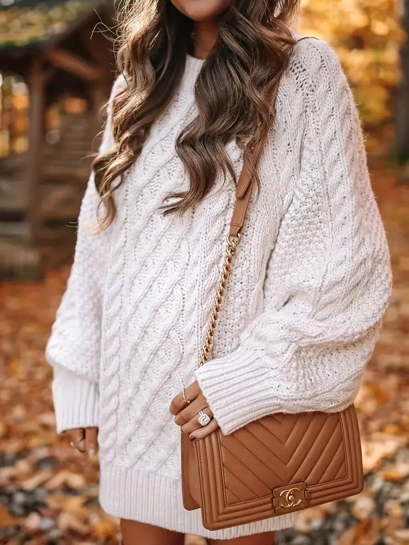 CM | Cálido y elegante vestido jersey con detalles trenzados